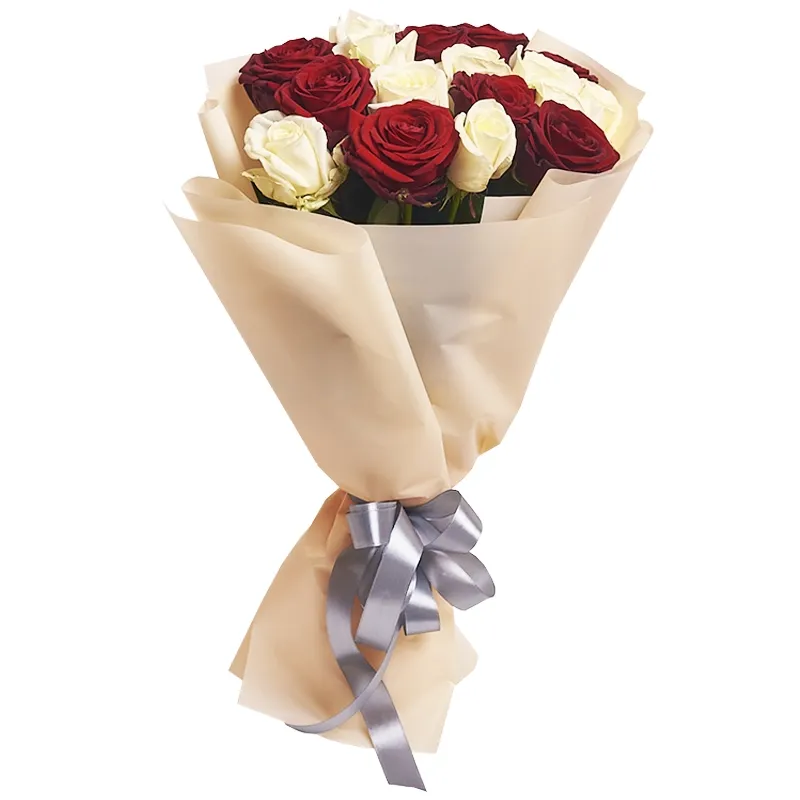 Букет 15 роз красно-белый микс (70см)